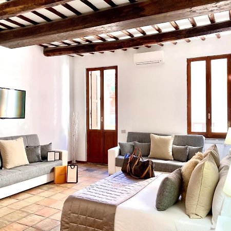 Fontana Di Trevi Private Luxury Apartaments Rzym Zewnętrze zdjęcie